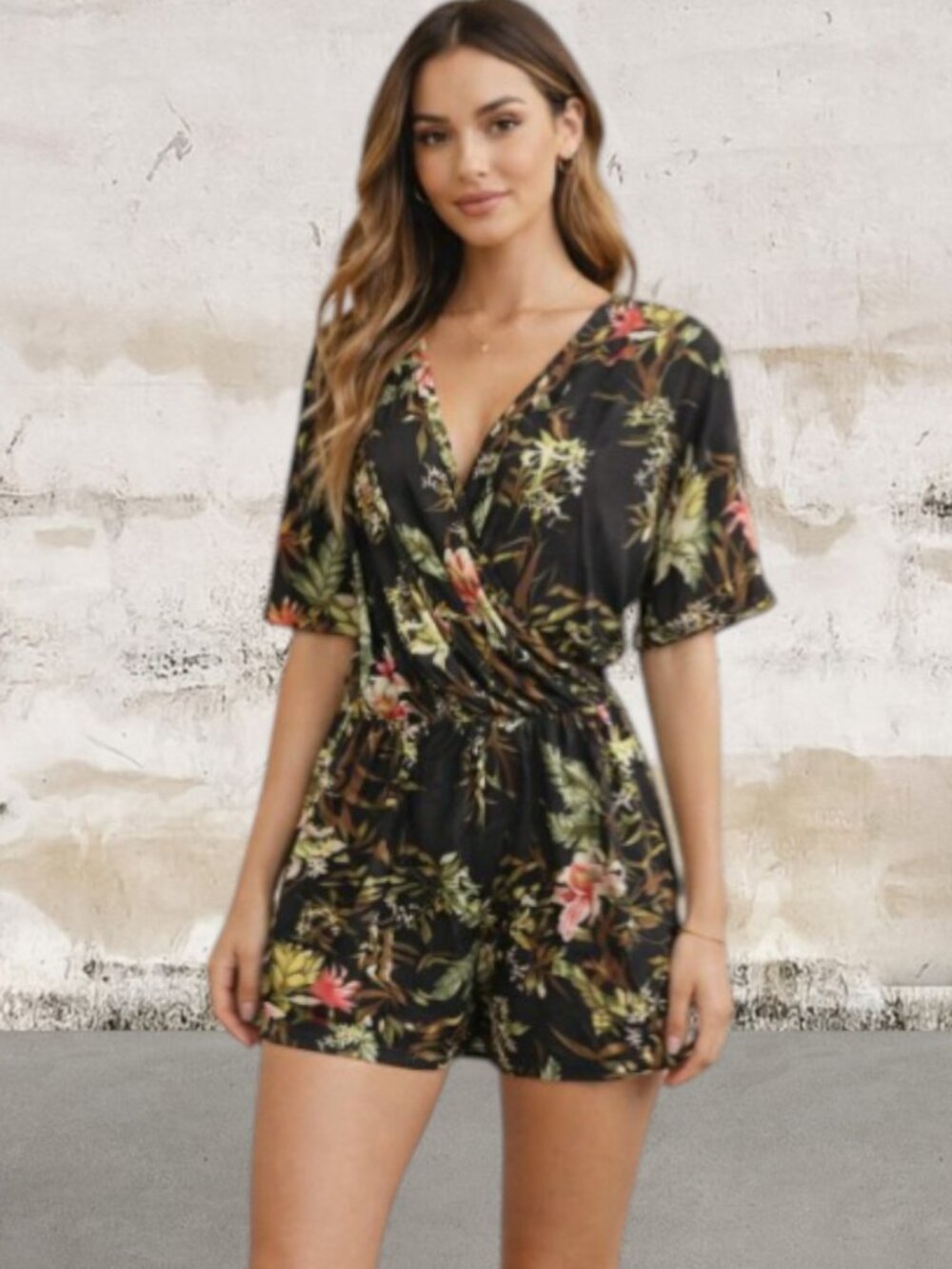 Eesome Women's Multicolor Floral Romper Size Small